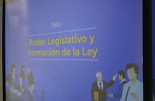 Proyección de presentación del Poder Legislativo y Formación de la Ley