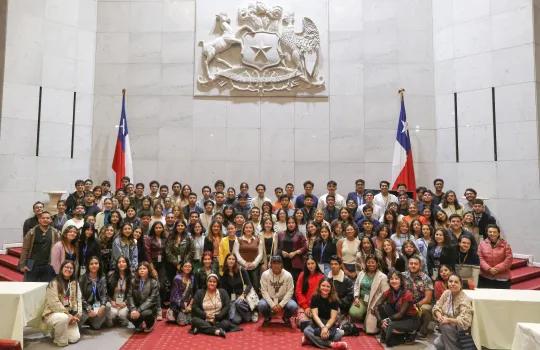 delegación de chilenos y mexicanos en salón de honor del congreso nacional