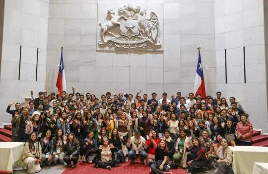 delegación de chilenos y mexicanos en salón de honor del congreso nacional