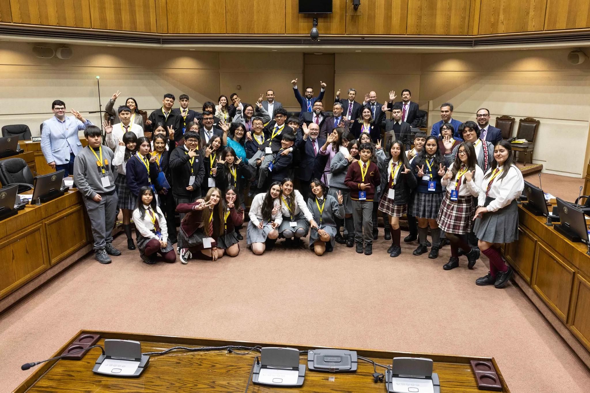 SENADORES en sala